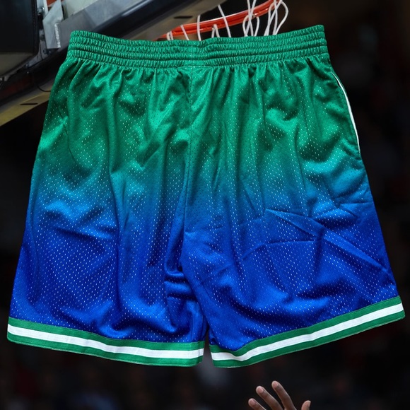 DALLAS MAVERICKS MENS MESH BASKETBALL SHORTS NBA HARDWOOD CLASSICS SWINGMAN NEW - Picture 2 of 5